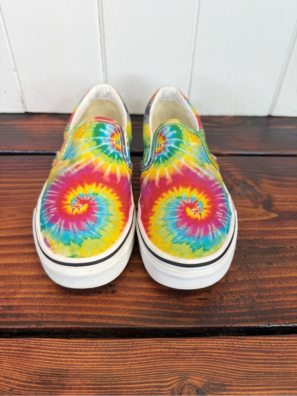 Vans Classic Slip-On Rainbow Tie-Dye Sneakers Women’s Size 7
